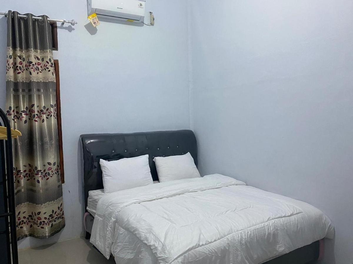 Khalisa Home Syariah Pontianak Buitenkant foto