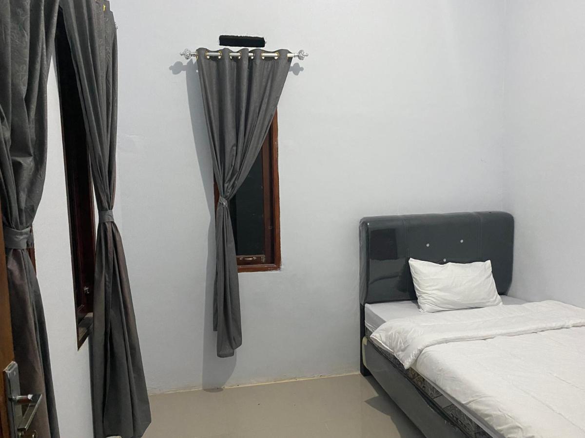 Khalisa Home Syariah Pontianak Buitenkant foto