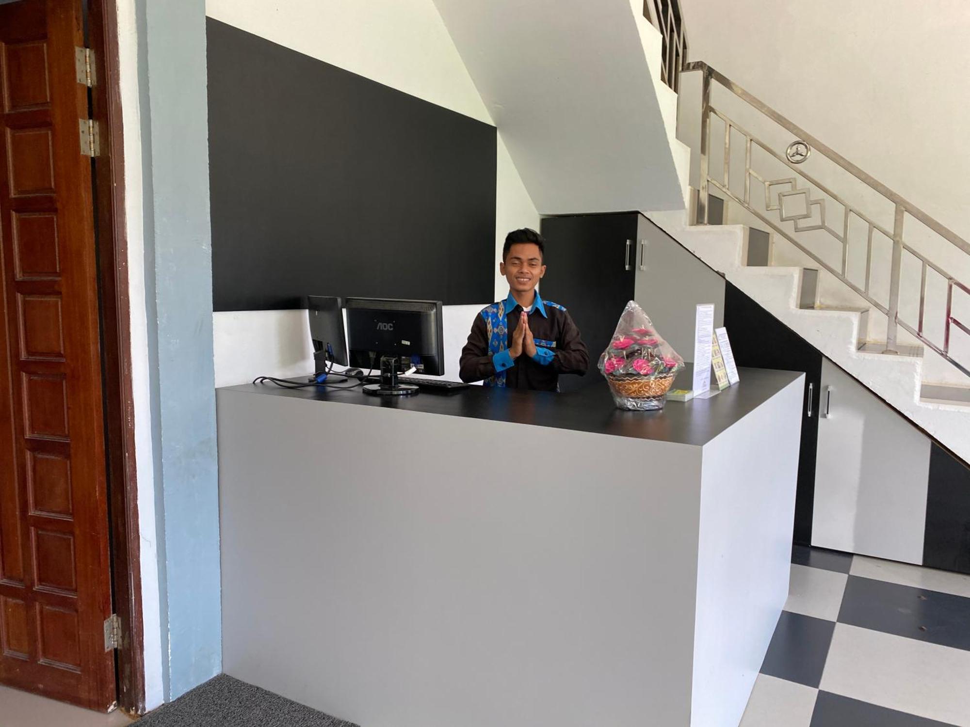 Khalisa Home Syariah Pontianak Buitenkant foto