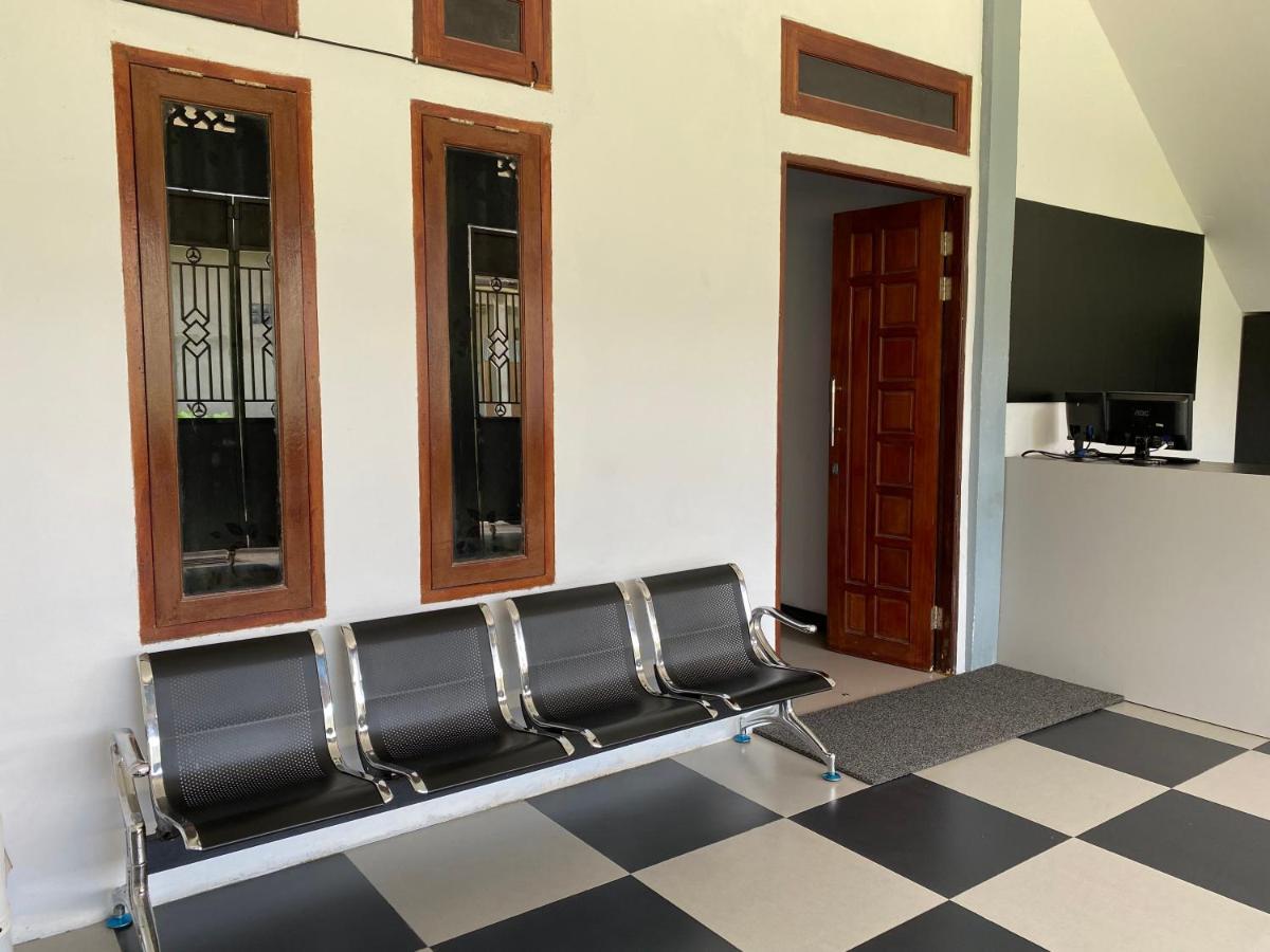 Khalisa Home Syariah Pontianak Buitenkant foto